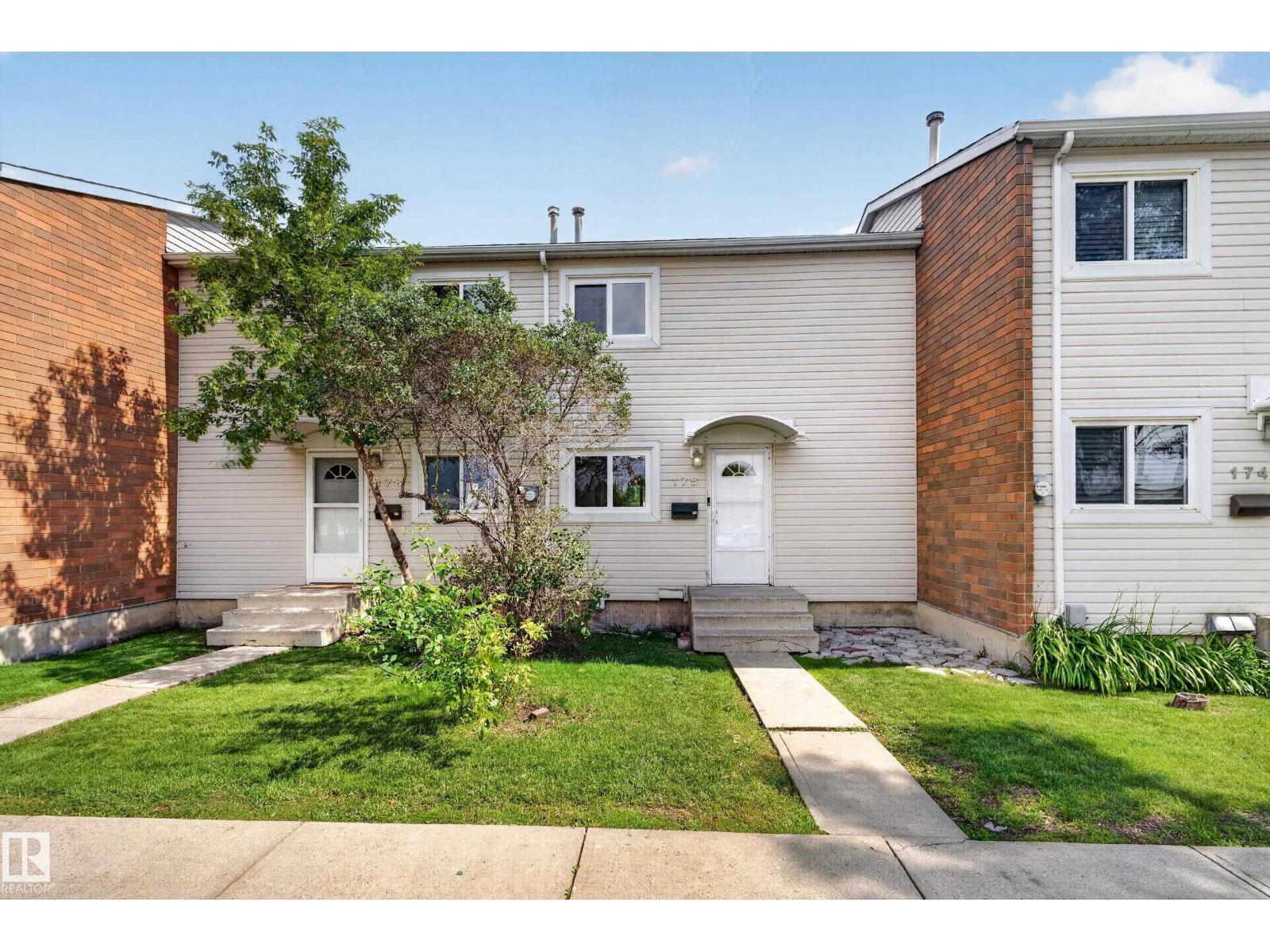 175 Centennial Ct Nw, Edmonton, AB - Outdoor