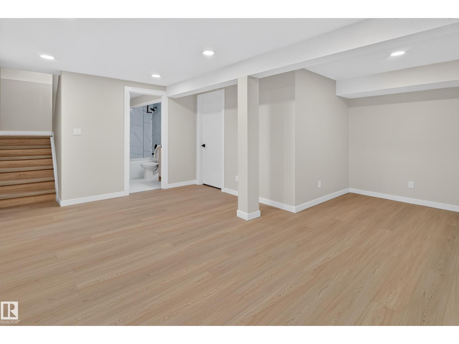 175 Centennial Ct Nw, Edmonton, AB - Indoor Photo Showing Other Room