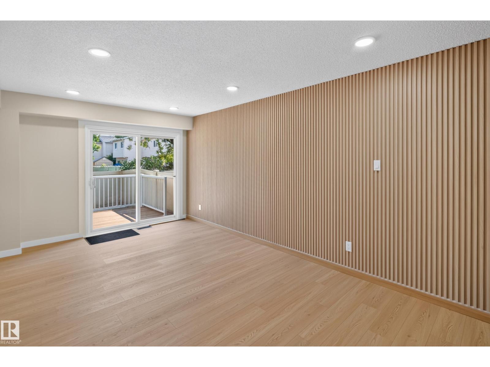 175 Centennial Ct Nw, Edmonton, AB - Indoor Photo Showing Other Room