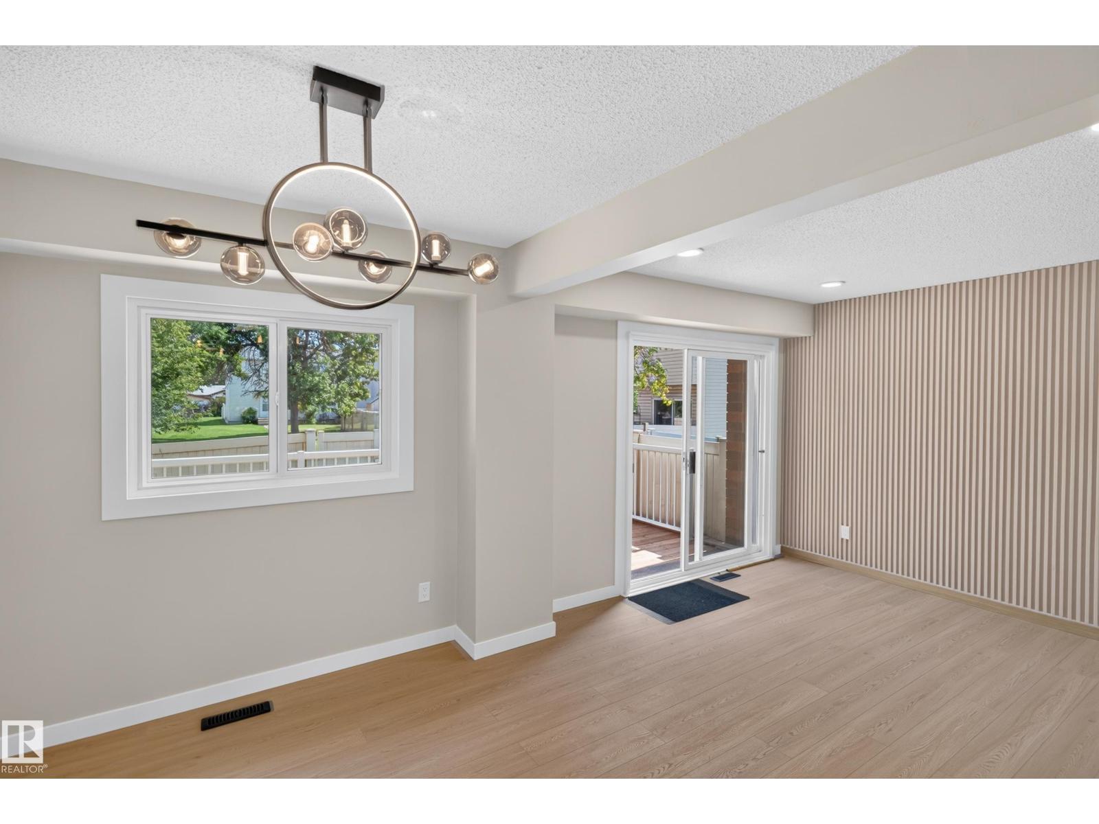 175 Centennial Ct Nw, Edmonton, AB - Indoor Photo Showing Other Room