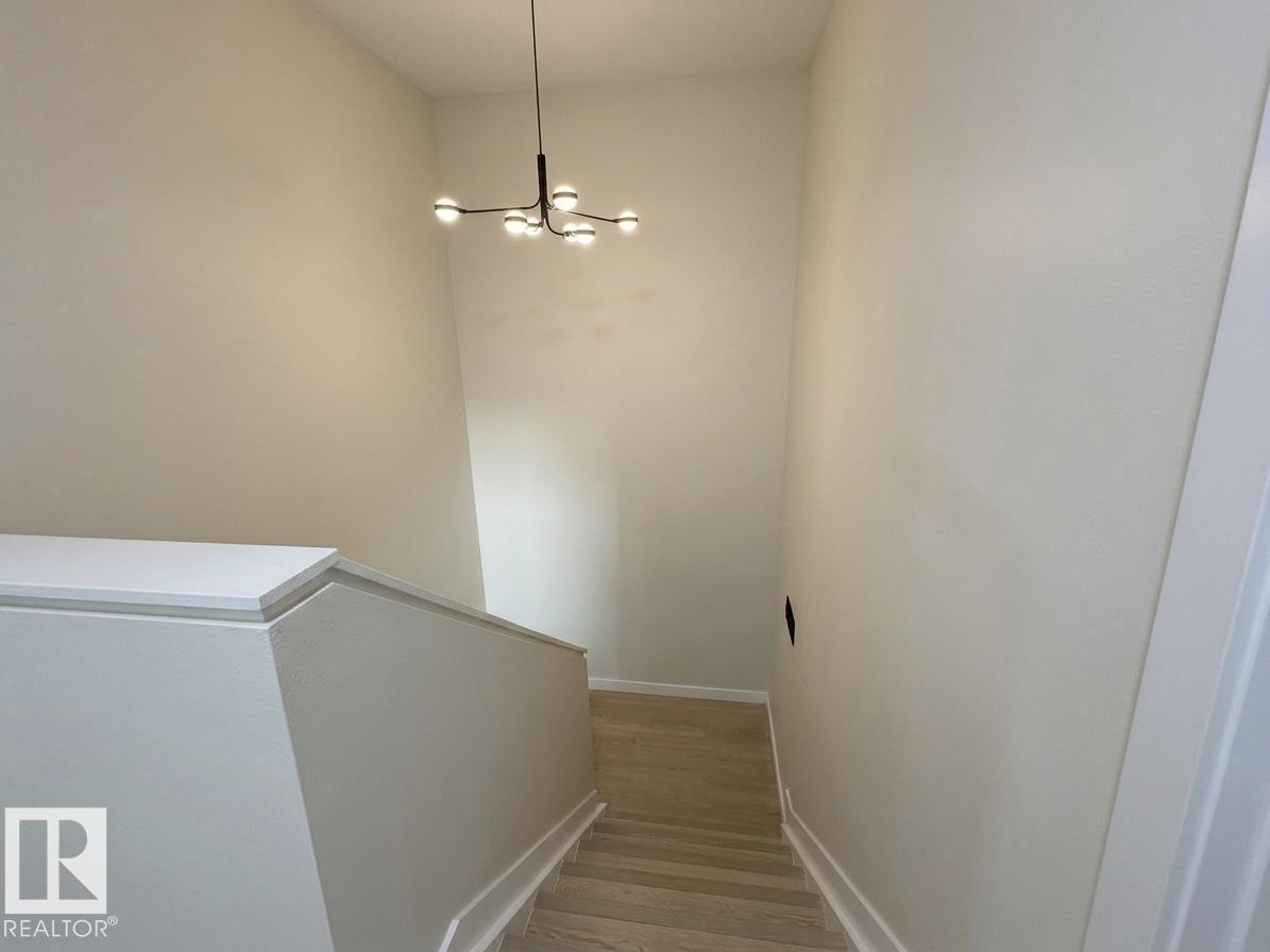 175 Centennial Ct Nw, Edmonton, AB - Indoor Photo Showing Other Room