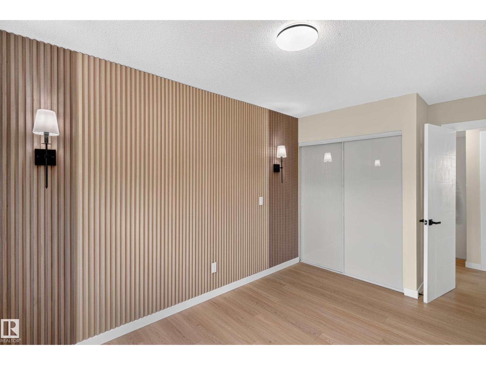 175 Centennial Ct Nw, Edmonton, AB - Indoor Photo Showing Other Room