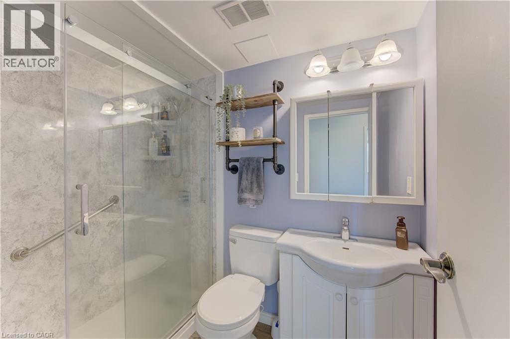 24 Midland Drive Unit# 403, Kitchener, ON - Indoor Photo Showing Bathroom