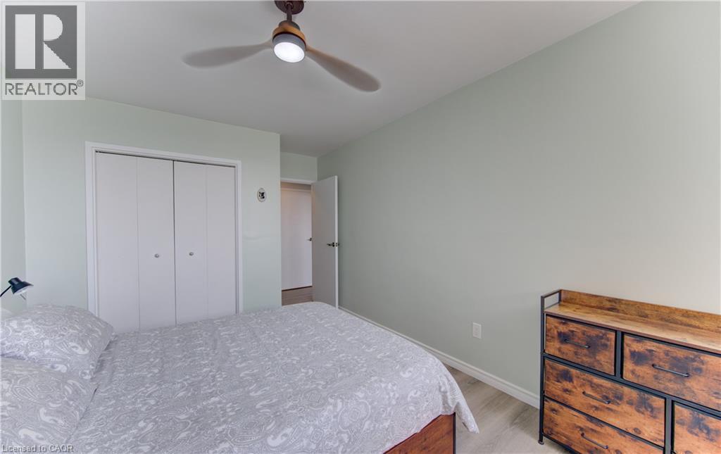 24 Midland Drive Unit# 403, Kitchener, ON - Indoor Photo Showing Bedroom