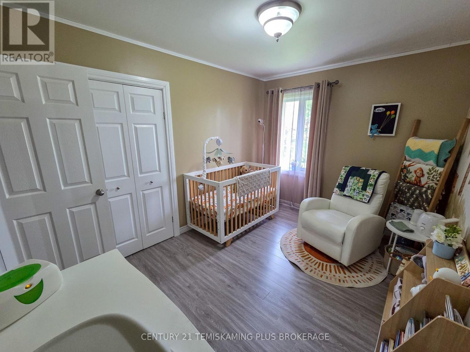 045090 Highway 562, Timiskaming (Tim - Outside - Rural), ON - Indoor Photo Showing Bedroom