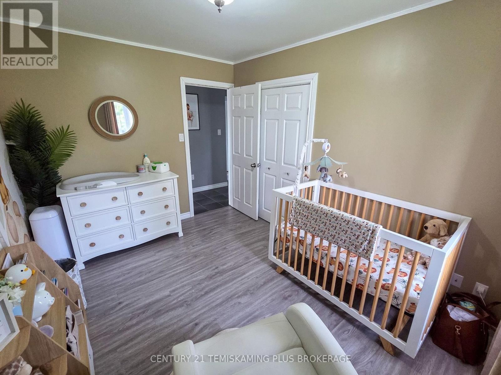 045090 Highway 562, Timiskaming (Tim - Outside - Rural), ON - Indoor Photo Showing Bedroom