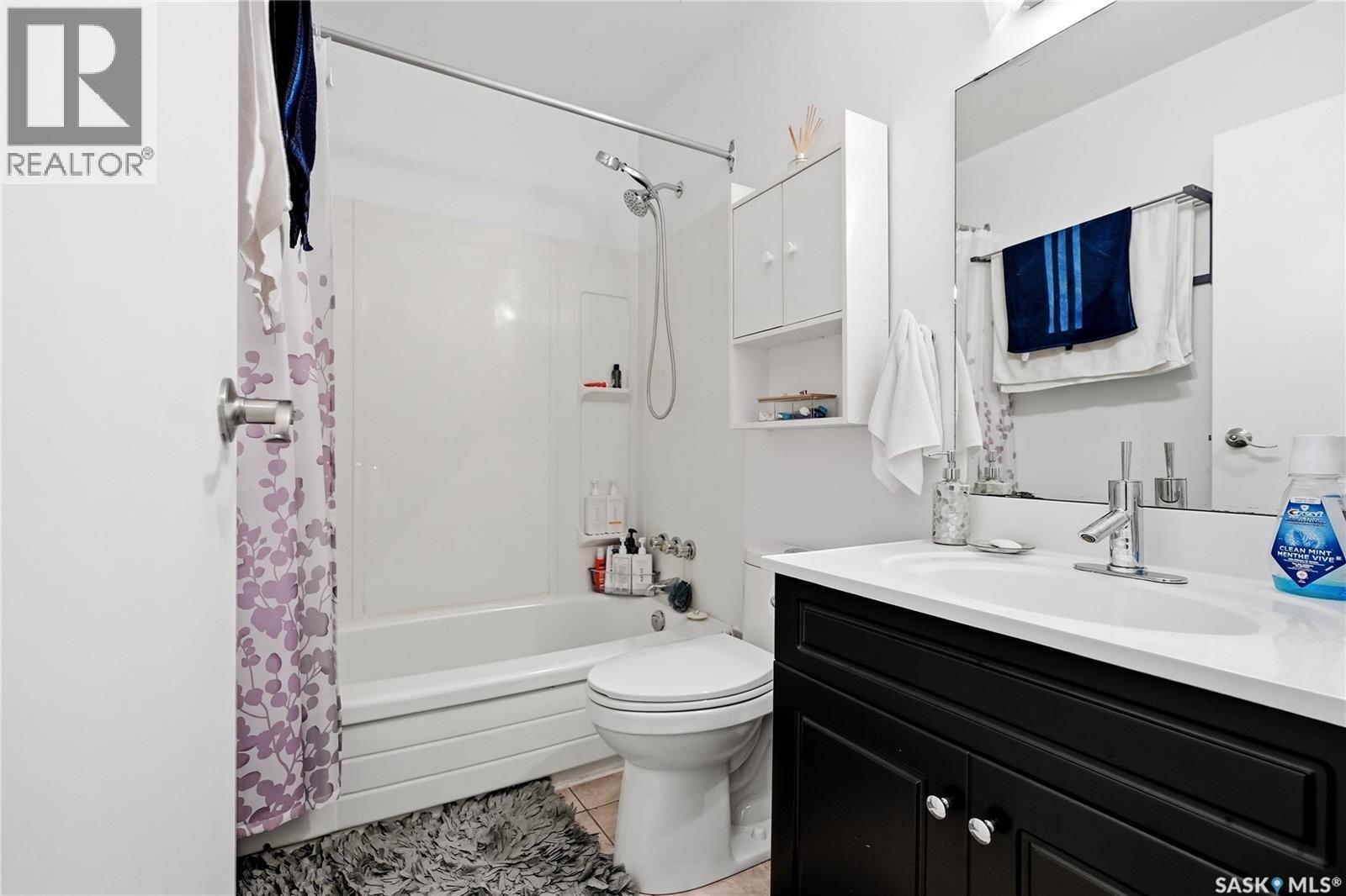 468 Berini Drive, Saskatoon, SK - Indoor Photo Showing Bathroom