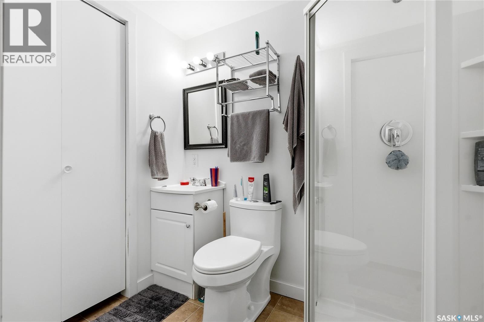 468 Berini Drive, Saskatoon, SK - Indoor Photo Showing Bathroom