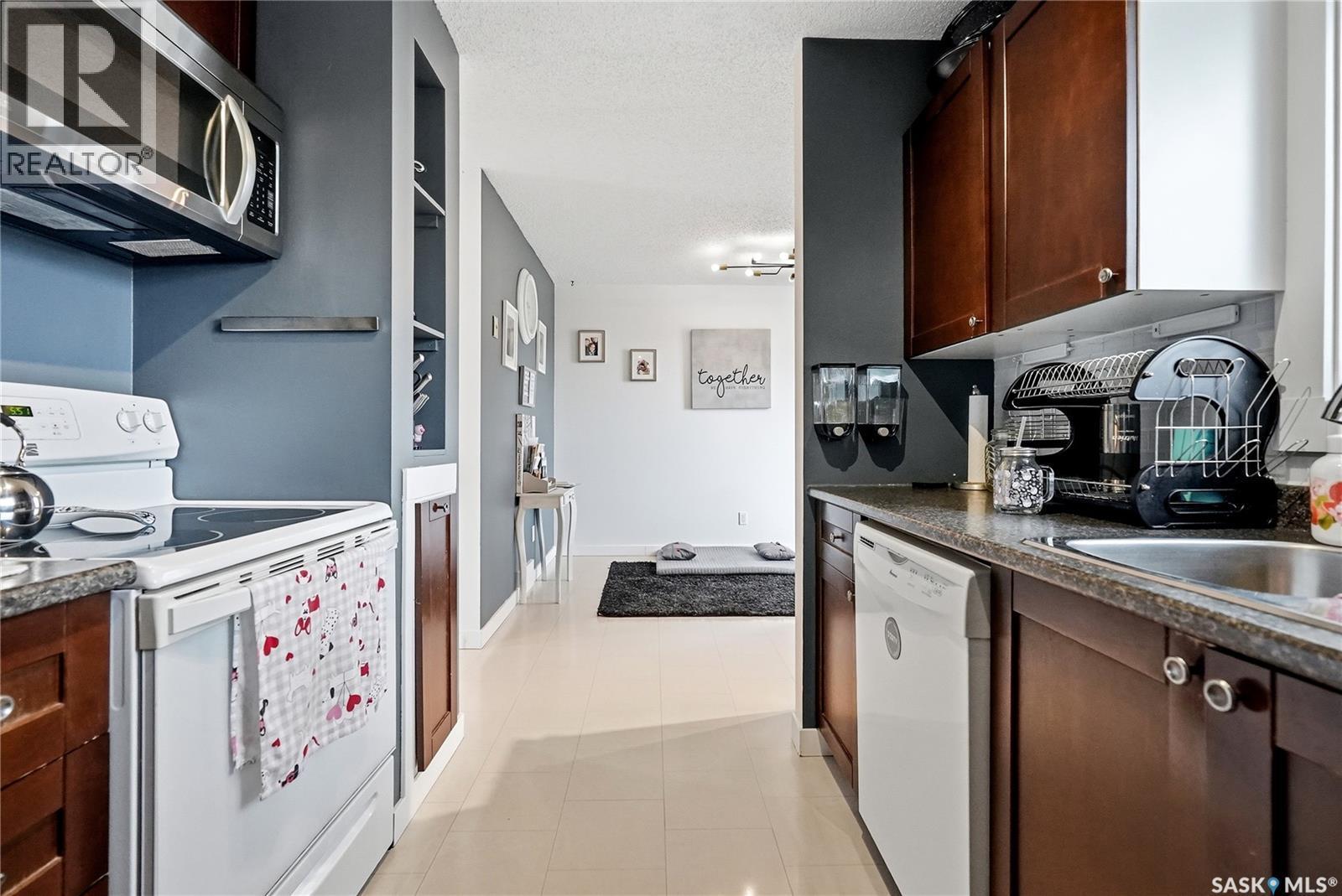 468 Berini Drive, Saskatoon, SK - Indoor Photo Showing Kitchen