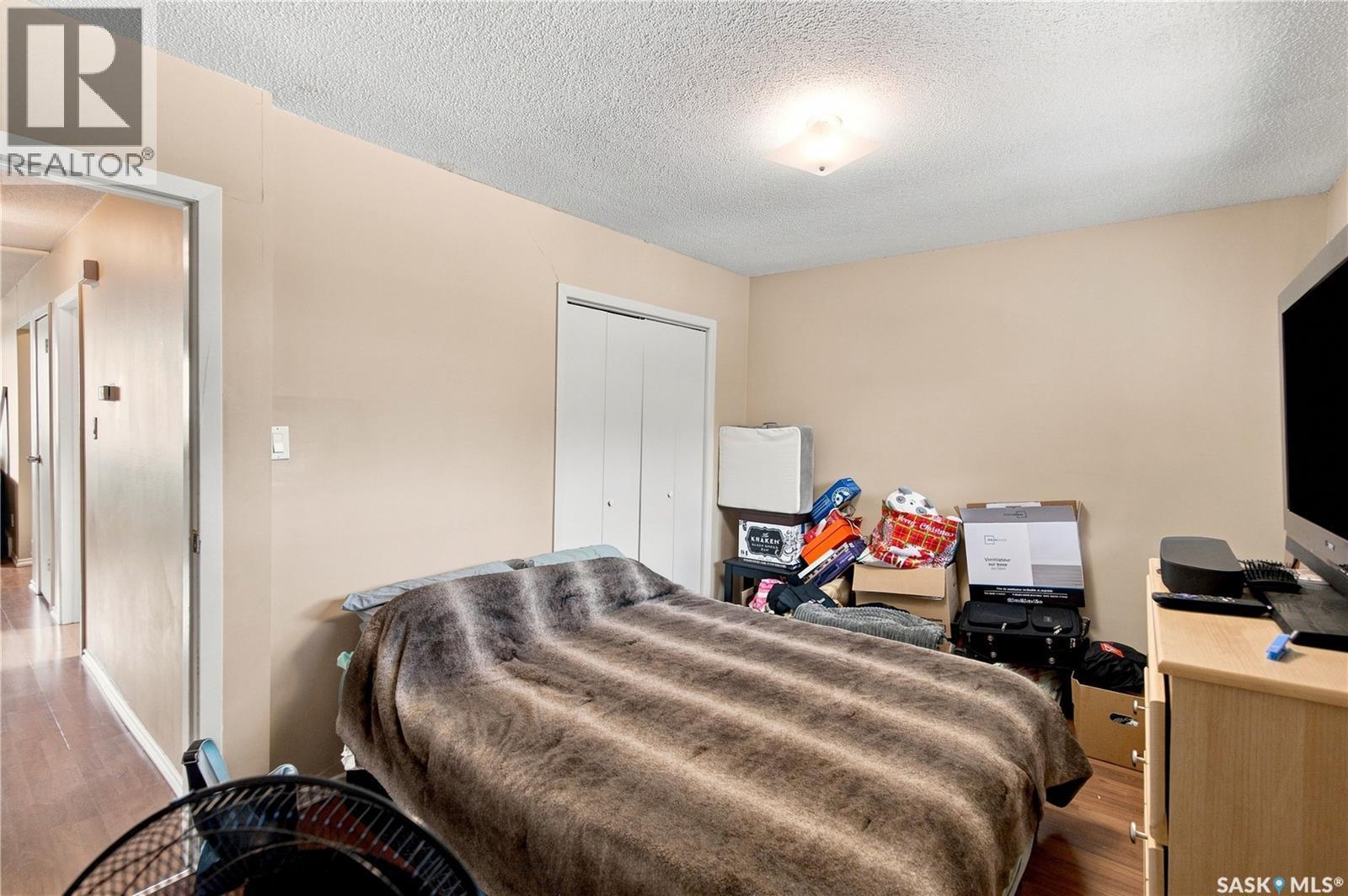 7110-7112 Dewdney Avenue, Regina, SK