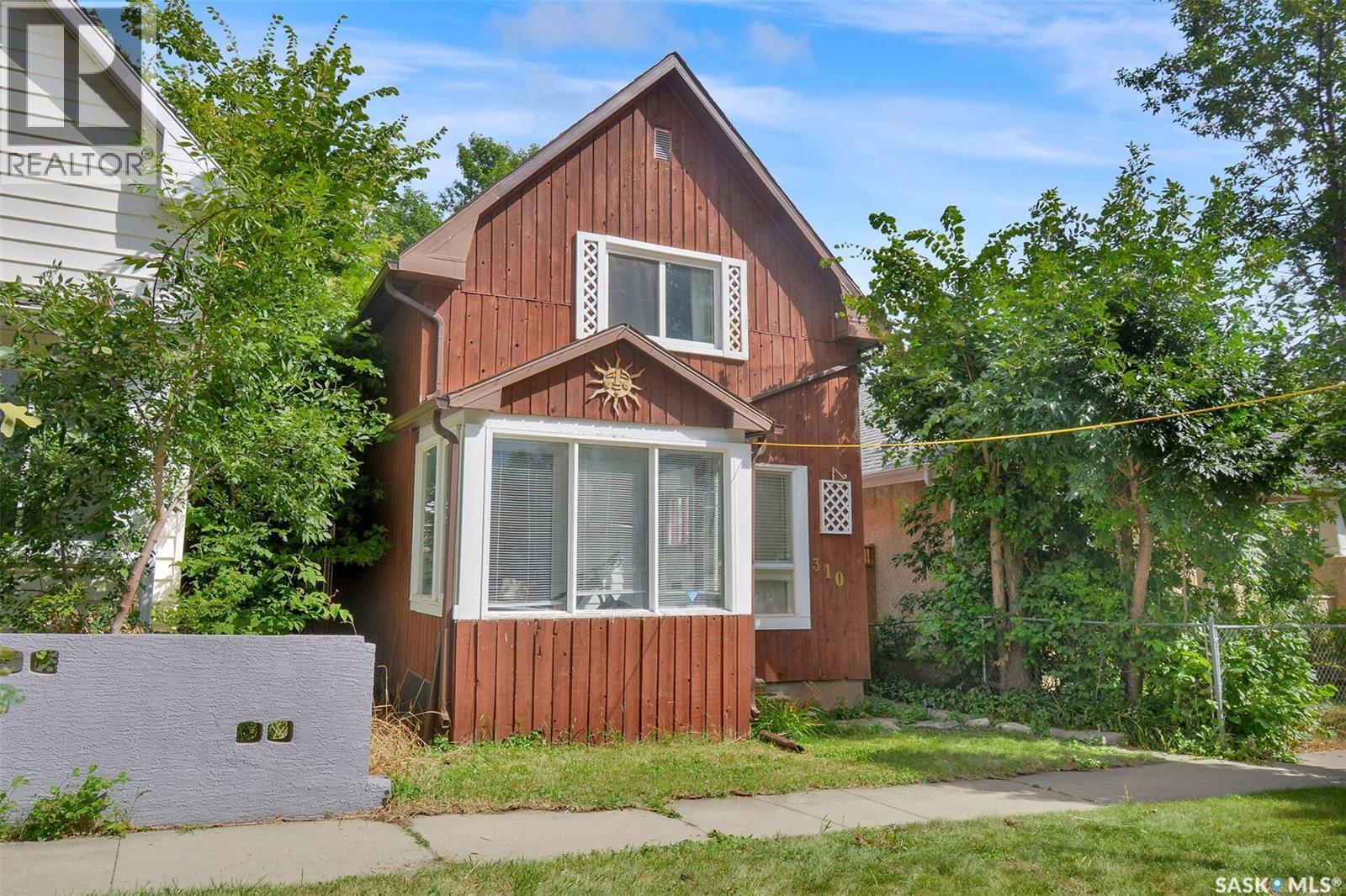 310 J Avenue N, Saskatoon, SK - Outdoor
