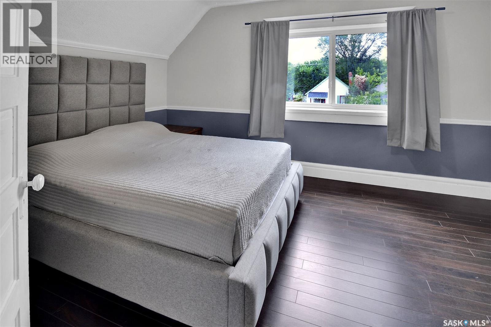 310 J Avenue N, Saskatoon, SK - Indoor Photo Showing Bedroom