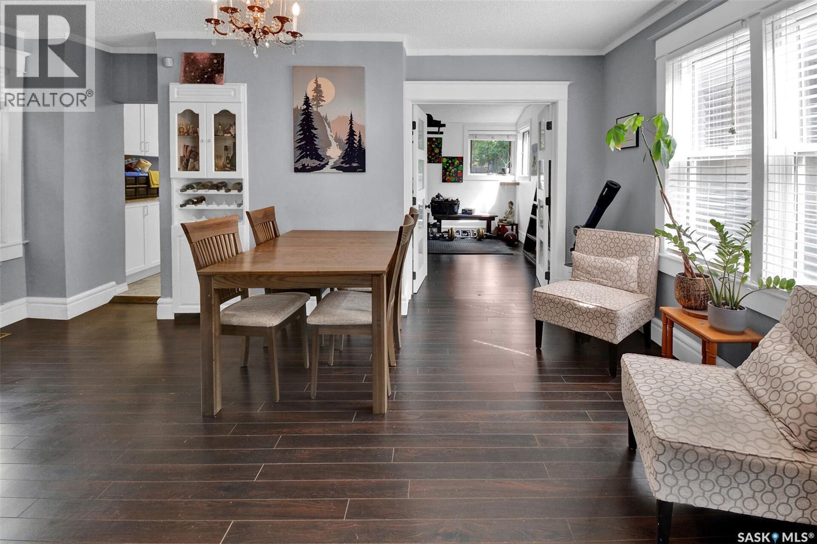 310 J Avenue N, Saskatoon, SK - Indoor