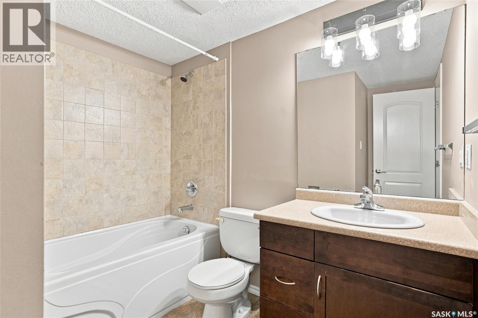306 1013 Lansdowne Avenue, Saskatoon, SK - Indoor Photo Showing Bathroom