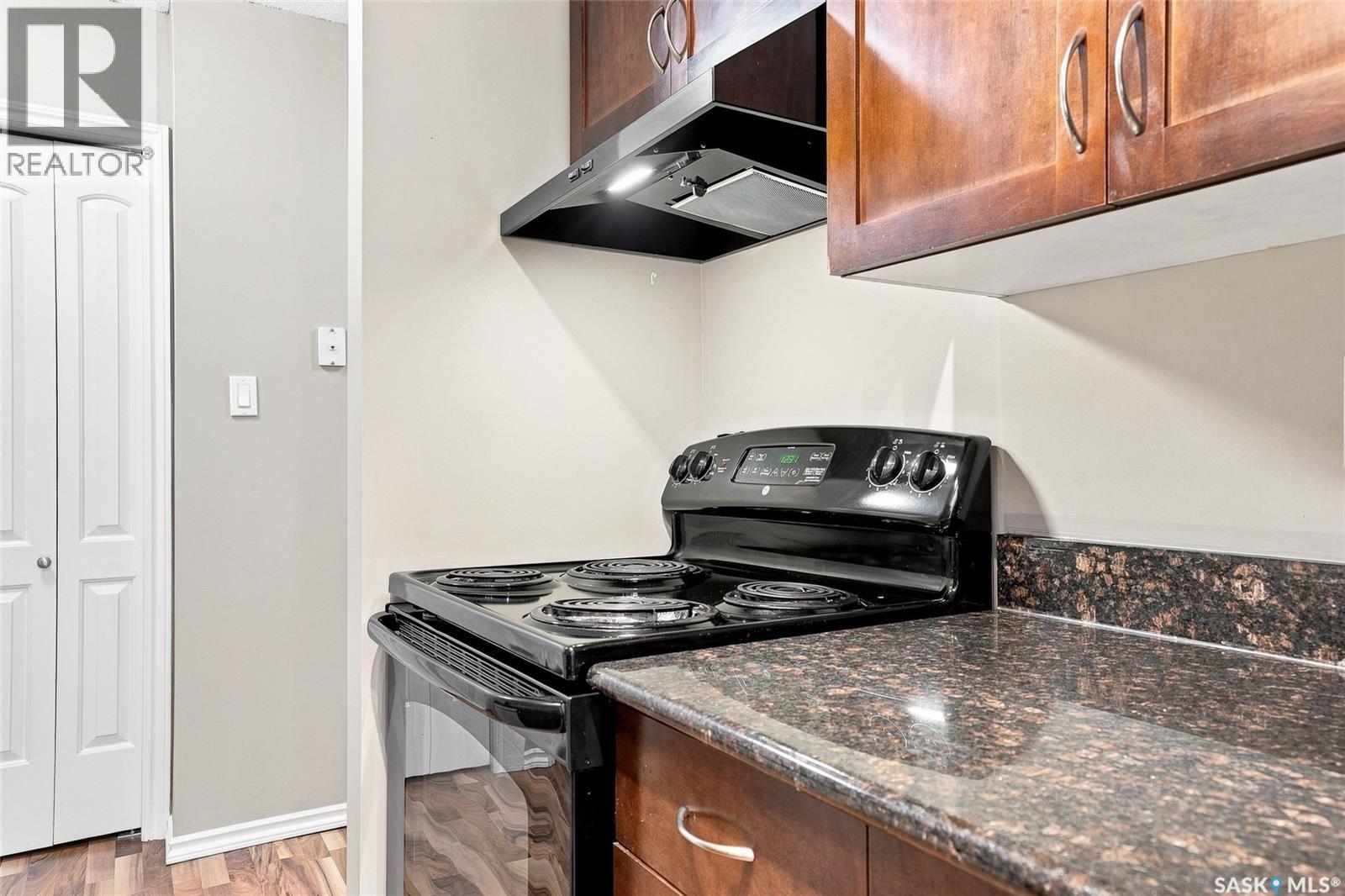 306 1013 Lansdowne Avenue, Saskatoon, SK - Indoor Photo Showing Kitchen