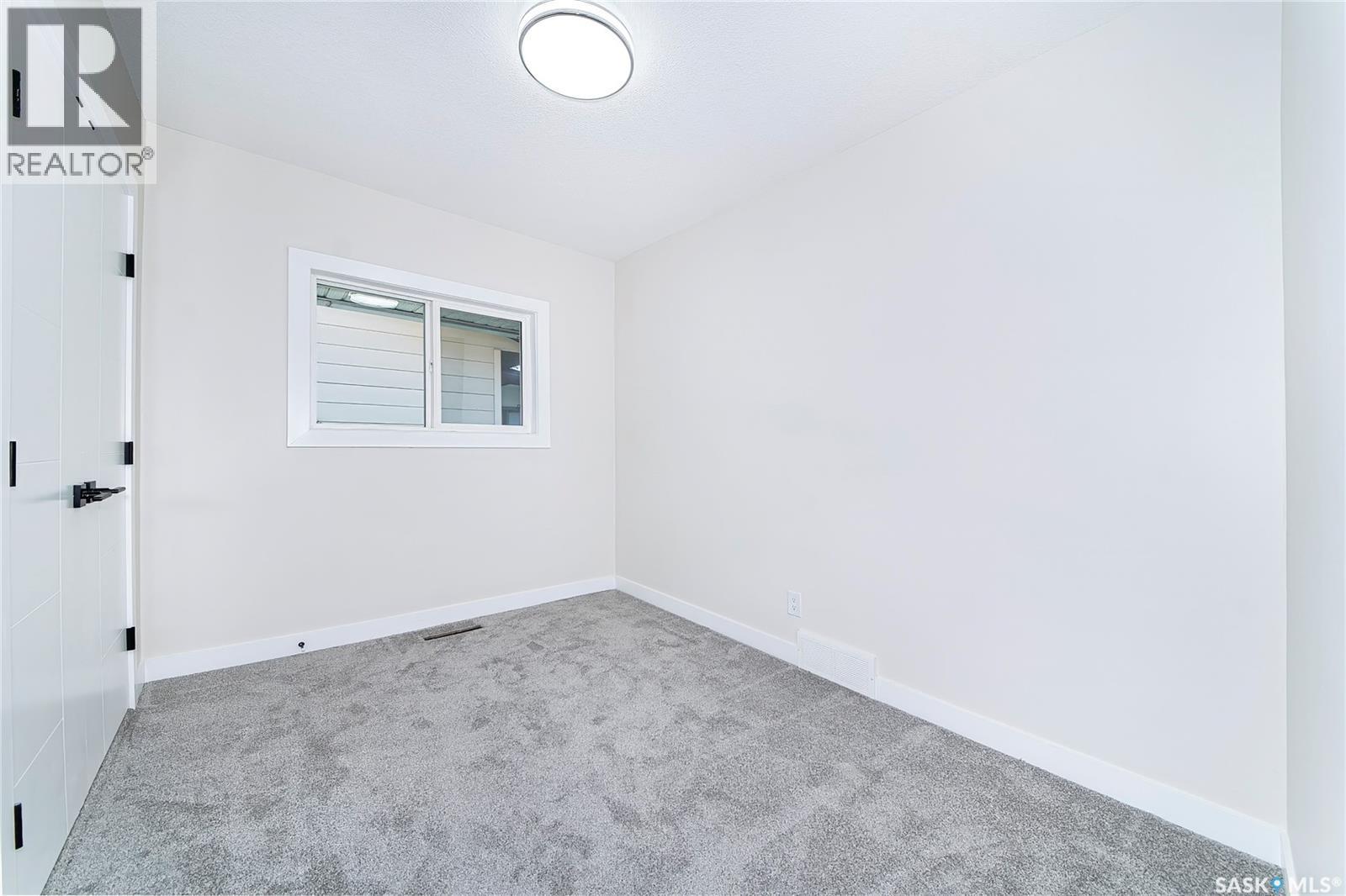451 R Avenue S, Saskatoon, SK - Indoor Photo Showing Other Room