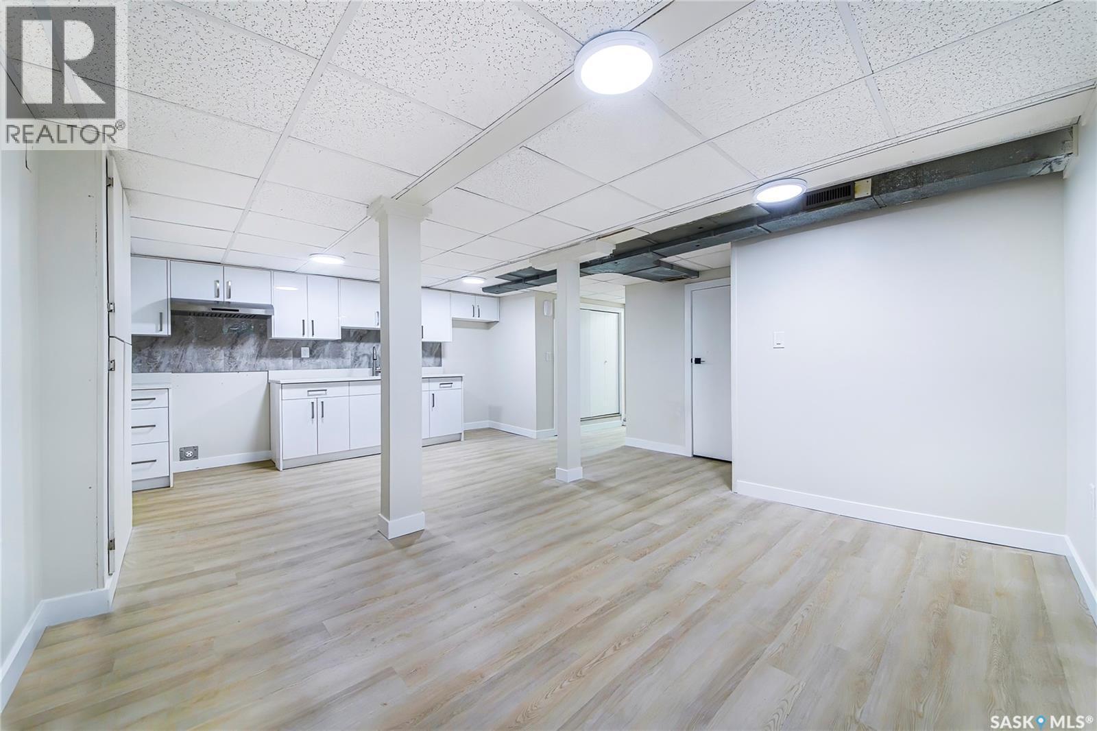 451 R Avenue S, Saskatoon, SK - Indoor