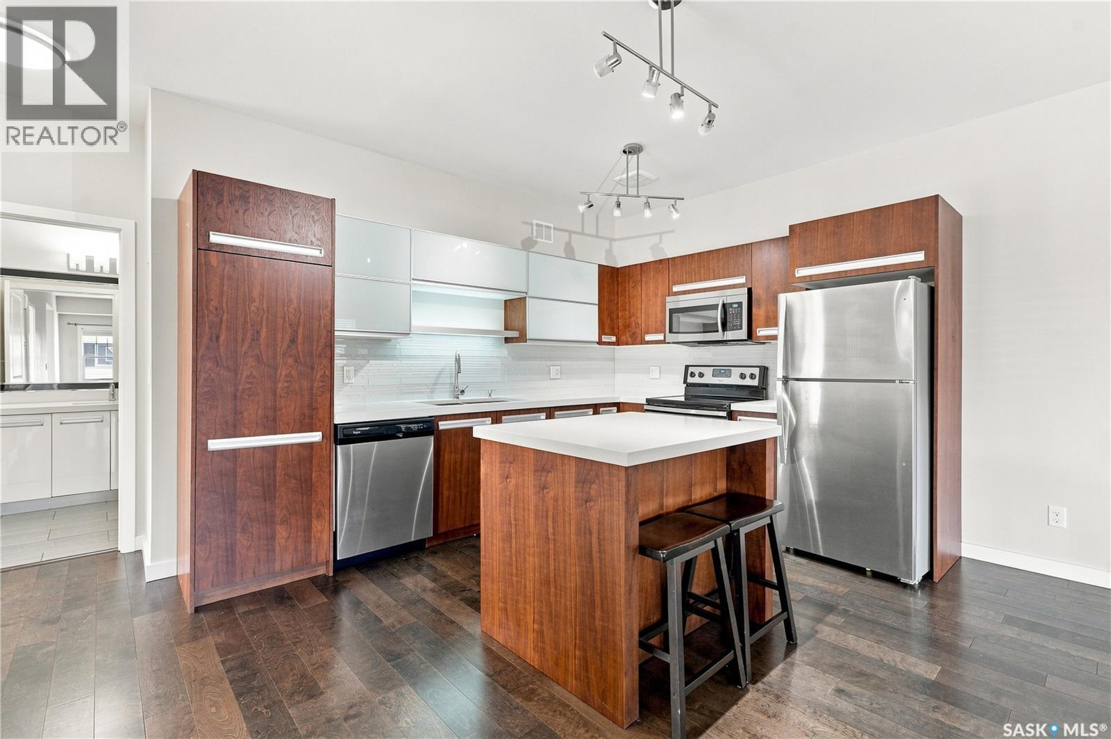 106 2315 Mcclocklin Road, Saskatoon, SK - Indoor Photo Showing Kitchen