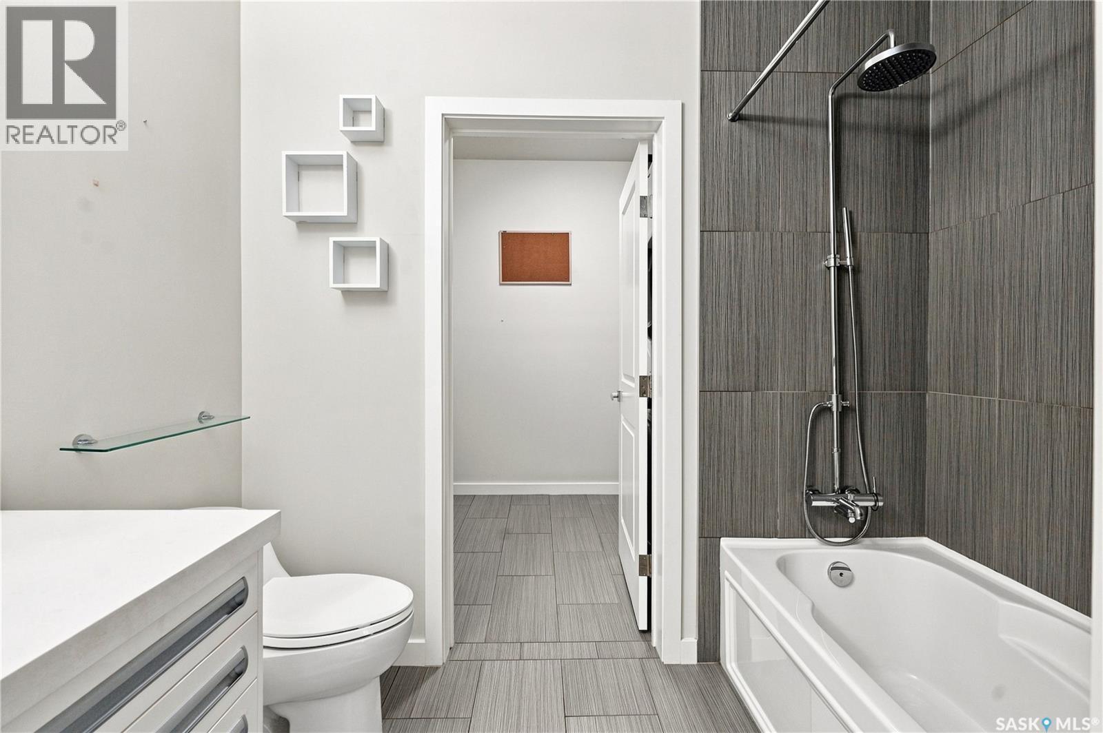 106 2315 Mcclocklin Road, Saskatoon, SK - Indoor Photo Showing Bathroom