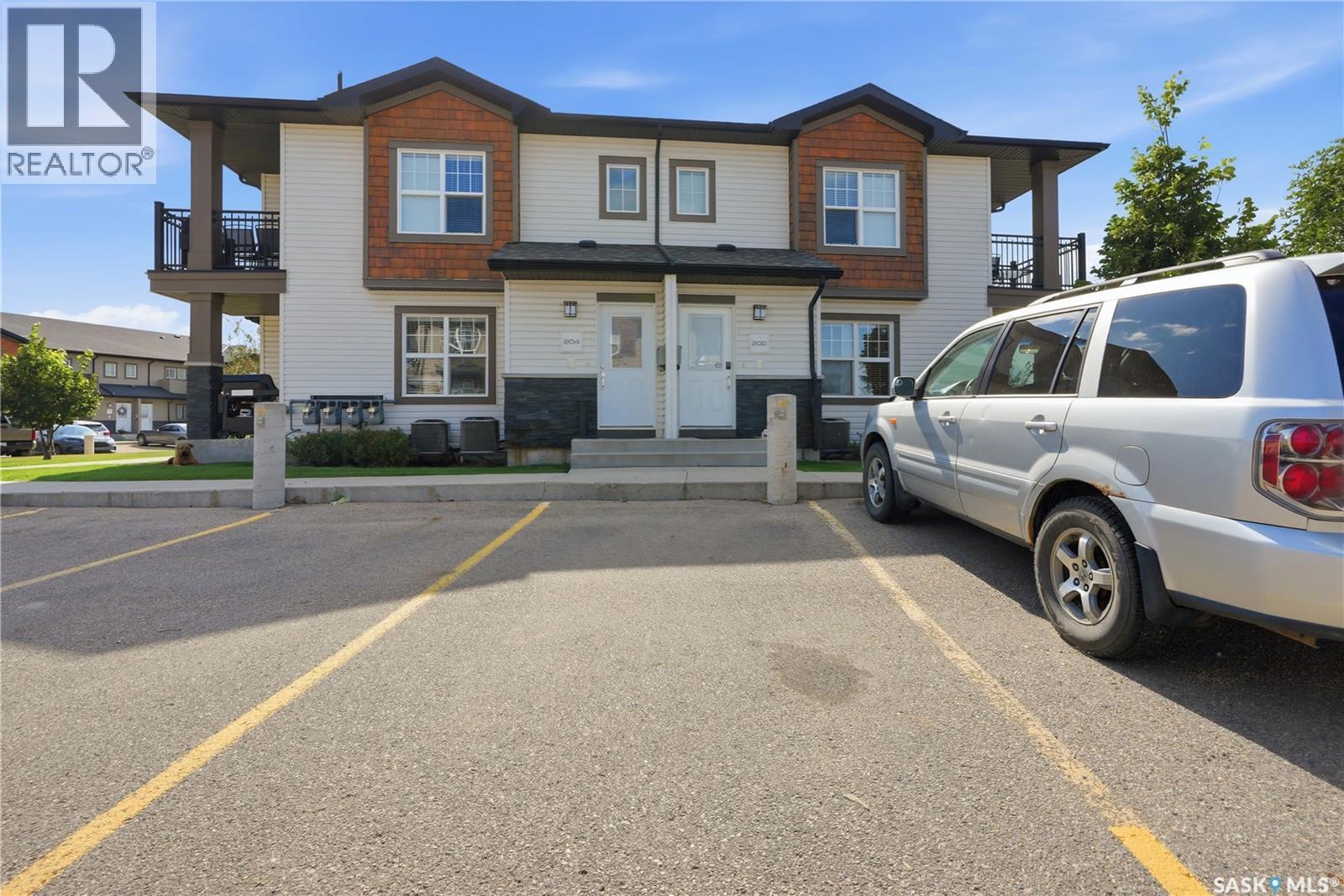 106 2315 Mcclocklin Road, Saskatoon, SK - Outdoor With Facade