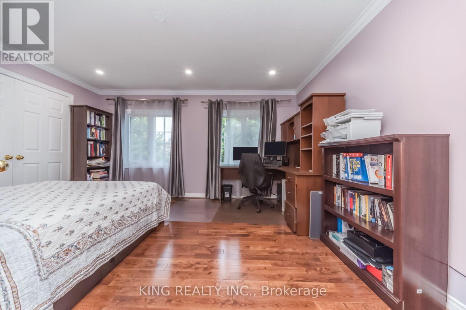 1427 Grossi Street, Mississauga, ON - Indoor Photo Showing Bedroom