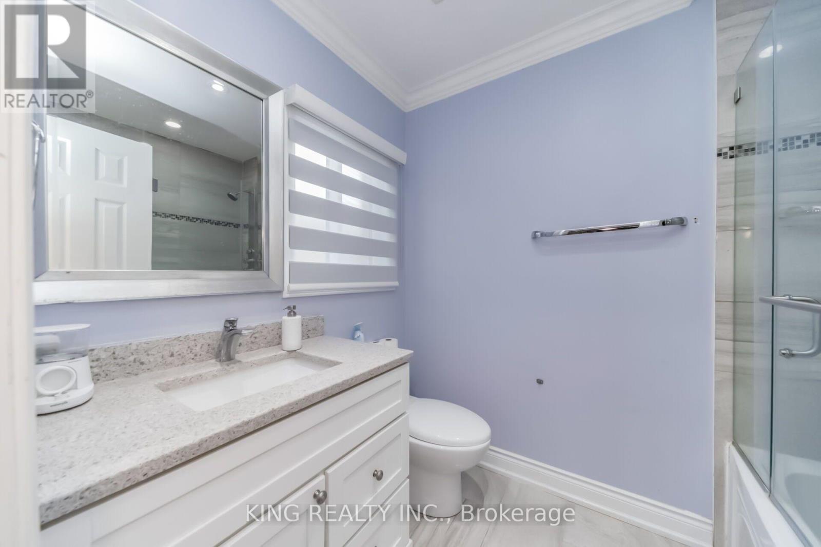 1427 Grossi Street, Mississauga, ON - Indoor Photo Showing Bathroom