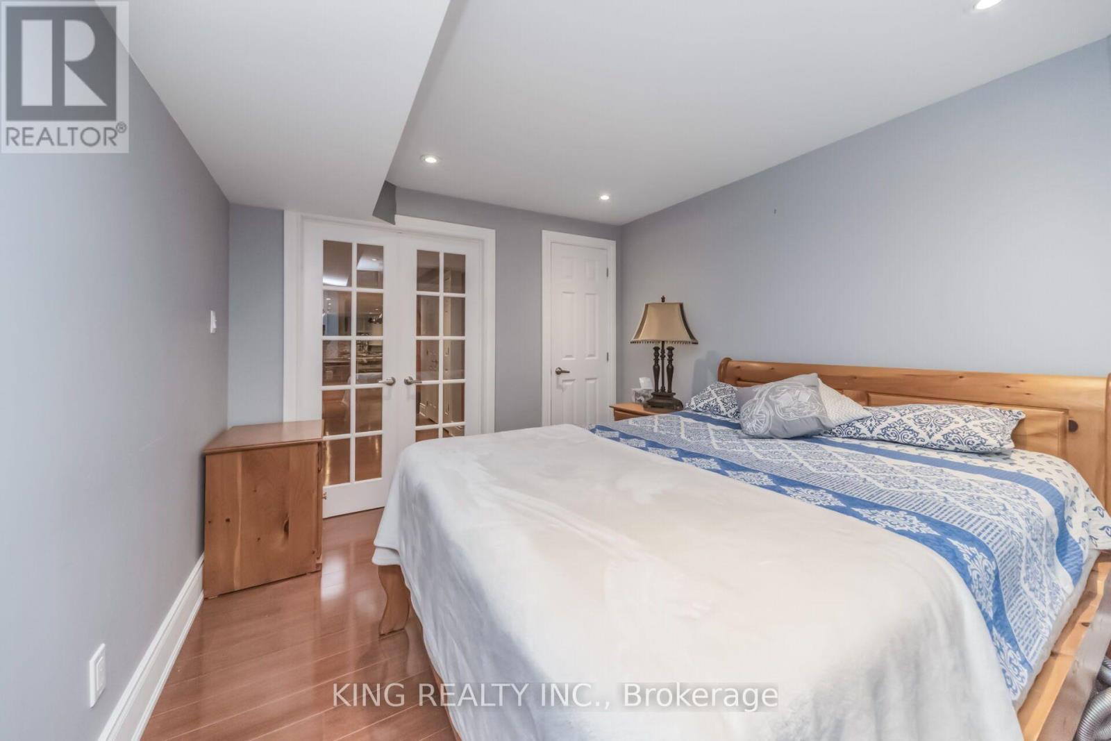 1427 Grossi Street, Mississauga, ON - Indoor Photo Showing Bedroom