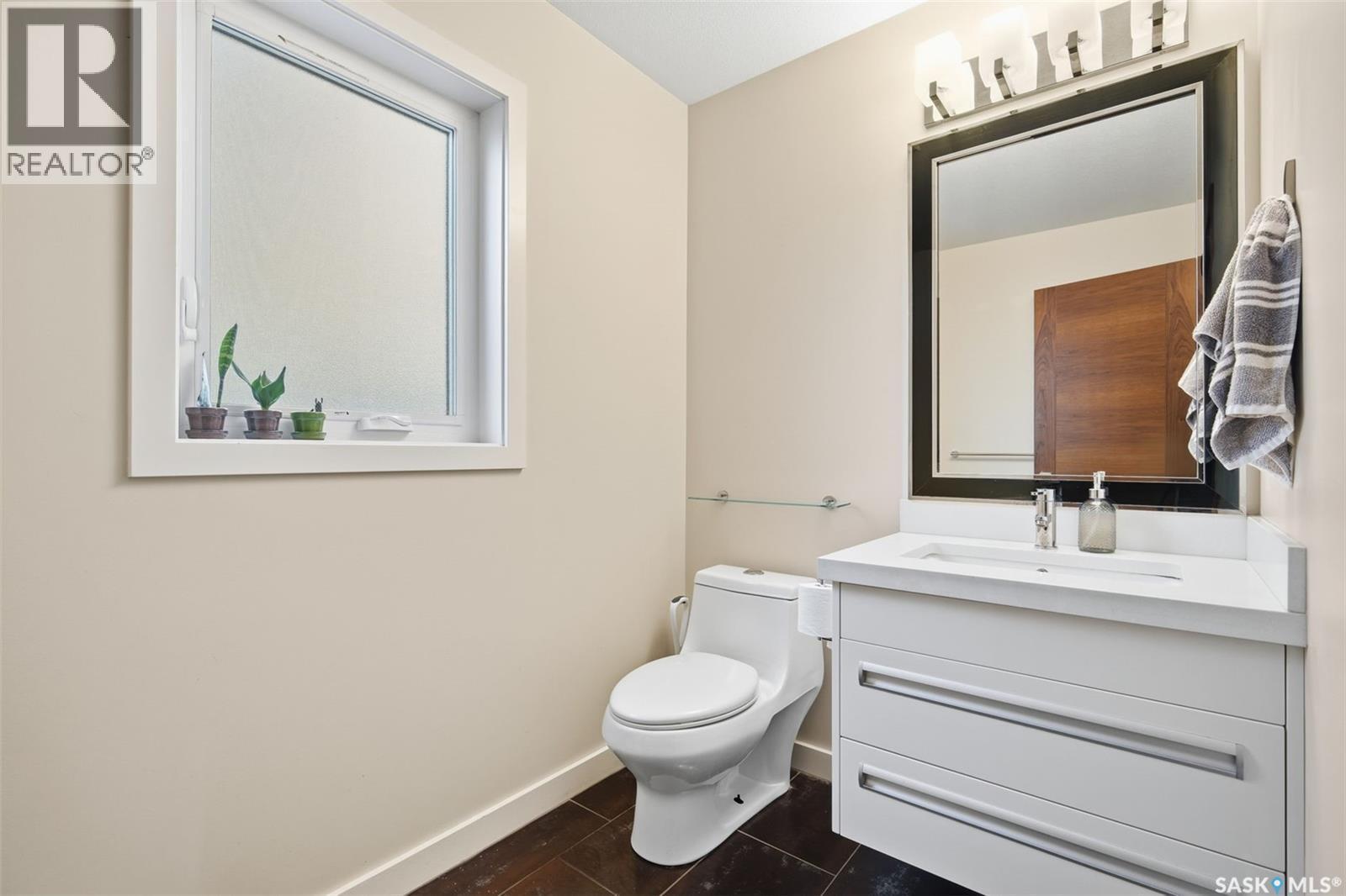 422 Pichler Crescent, Saskatoon, SK - Indoor Photo Showing Bathroom