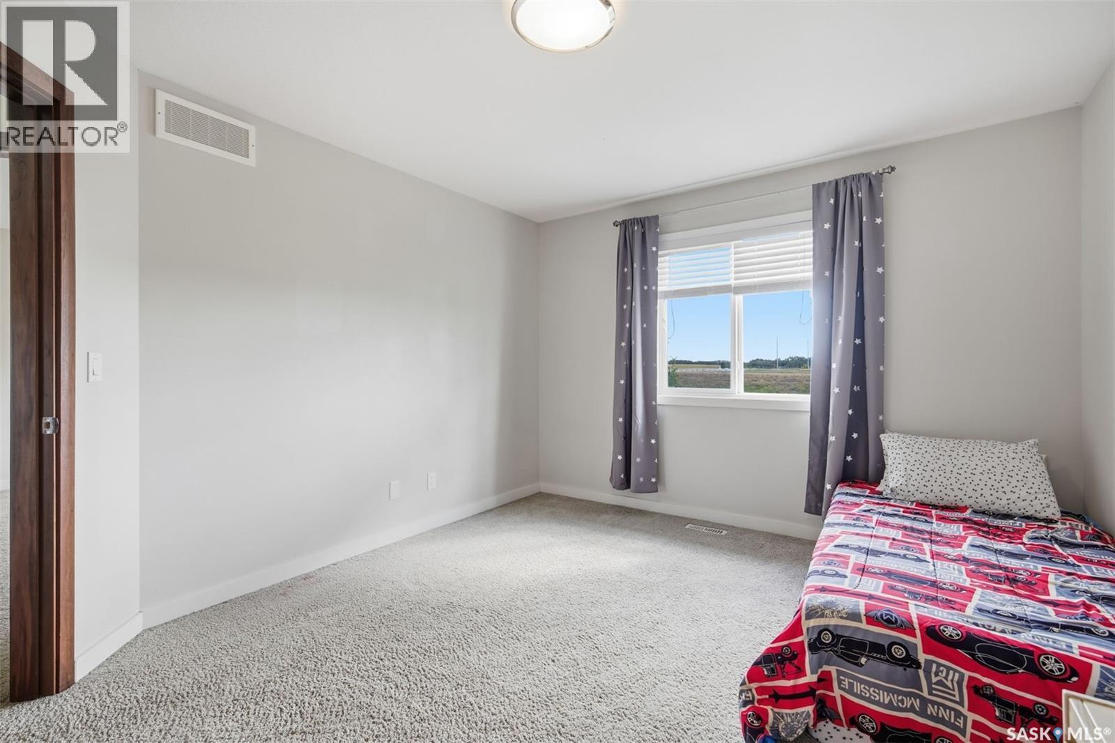 422 Pichler Crescent, Saskatoon, SK - Indoor Photo Showing Bedroom