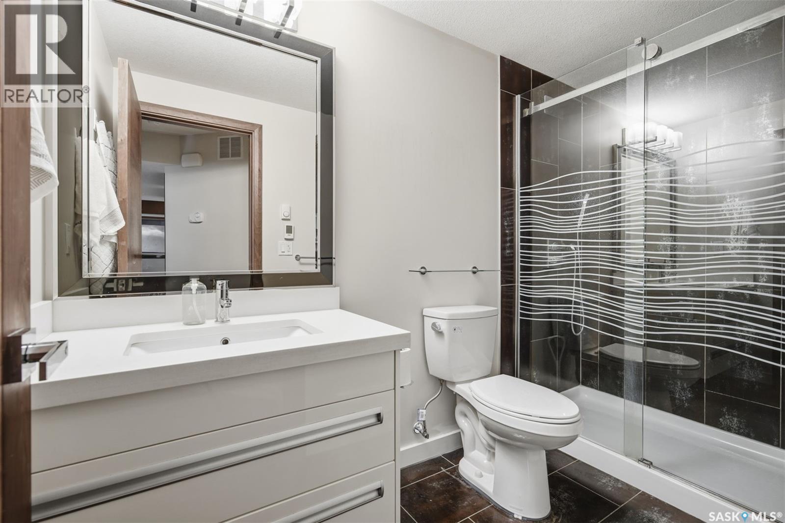 422 Pichler Crescent, Saskatoon, SK - Indoor Photo Showing Bathroom