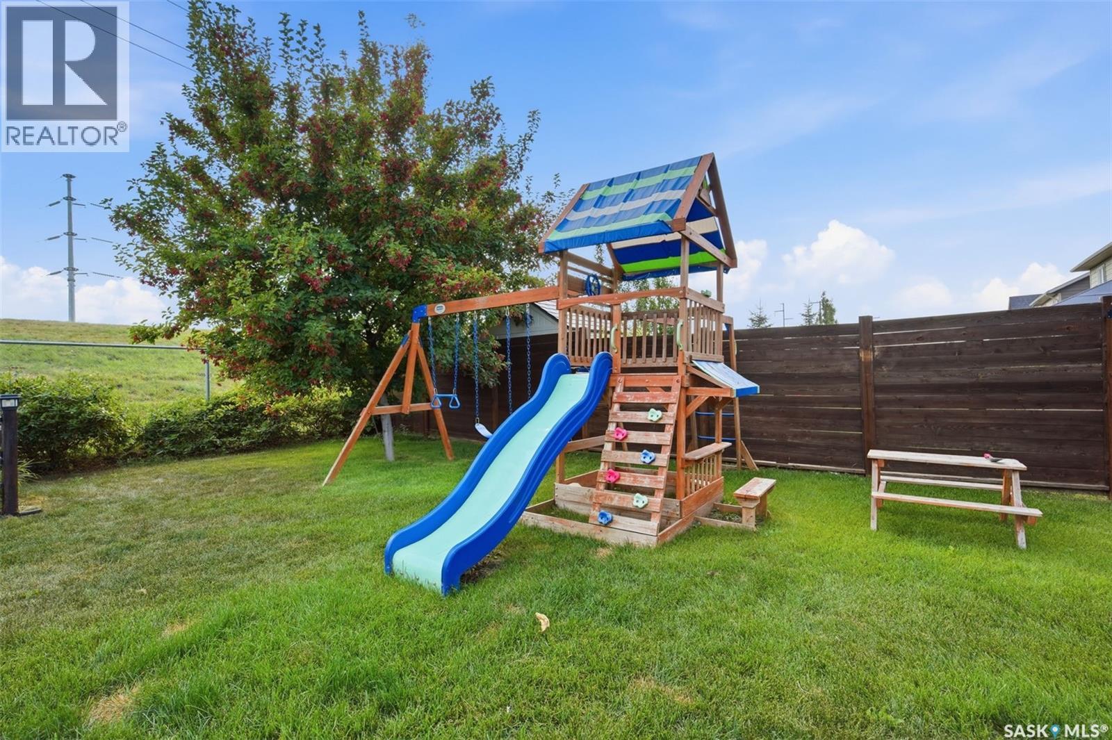 422 Pichler Crescent, Saskatoon, SK - Outdoor With Backyard
