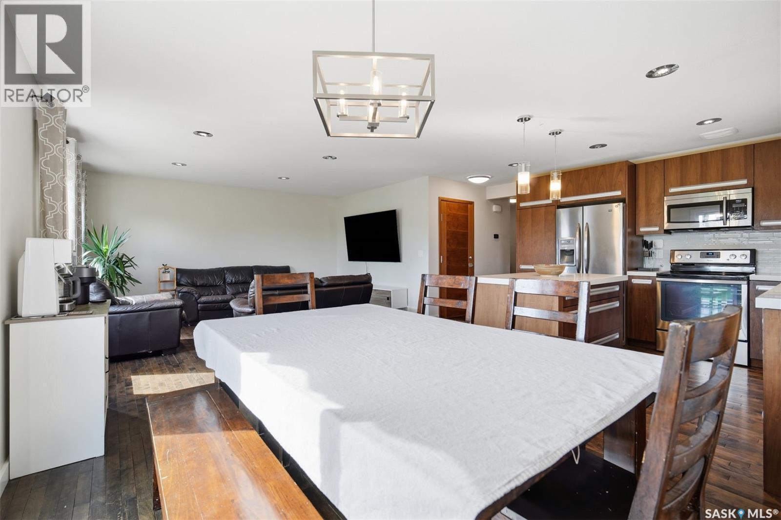 422 Pichler Crescent, Saskatoon, SK - Indoor Photo Showing Other Room