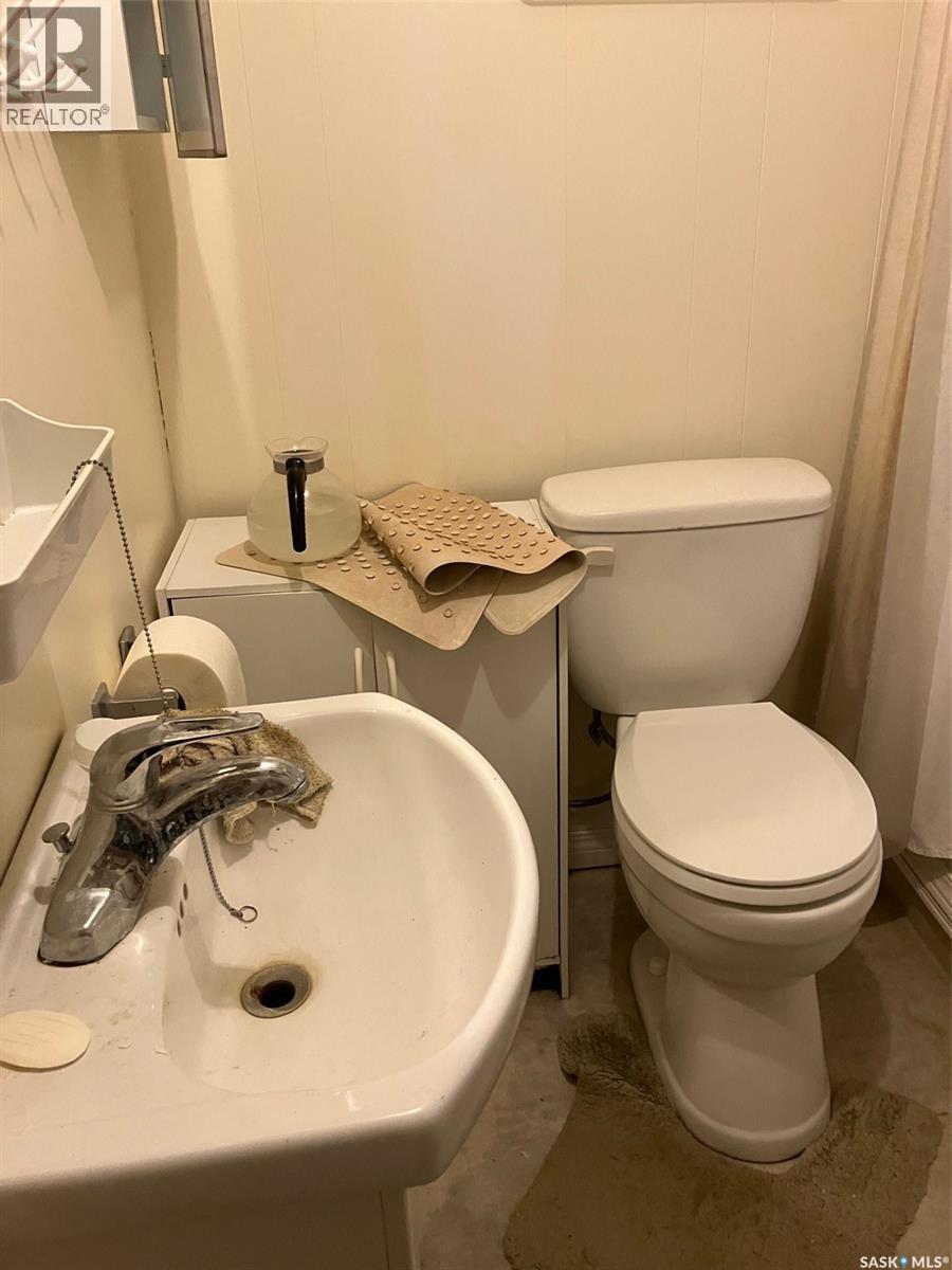 426 Poplar Peak Street, Lestock, SK - Indoor Photo Showing Bathroom