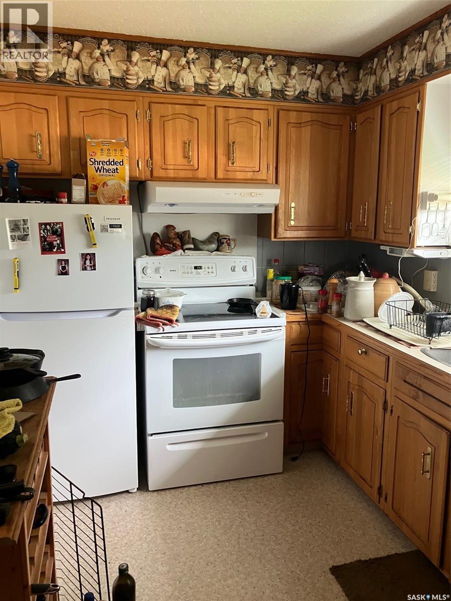 426 Poplar Peak Street, Lestock, SK - Indoor Photo Showing Kitchen