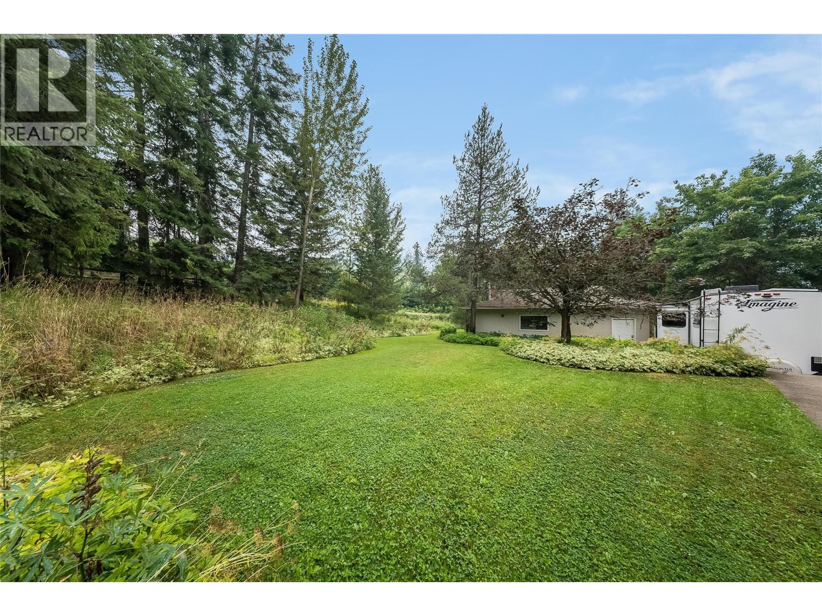 314 Webster Road, Fruitvale, BC - Outdoor