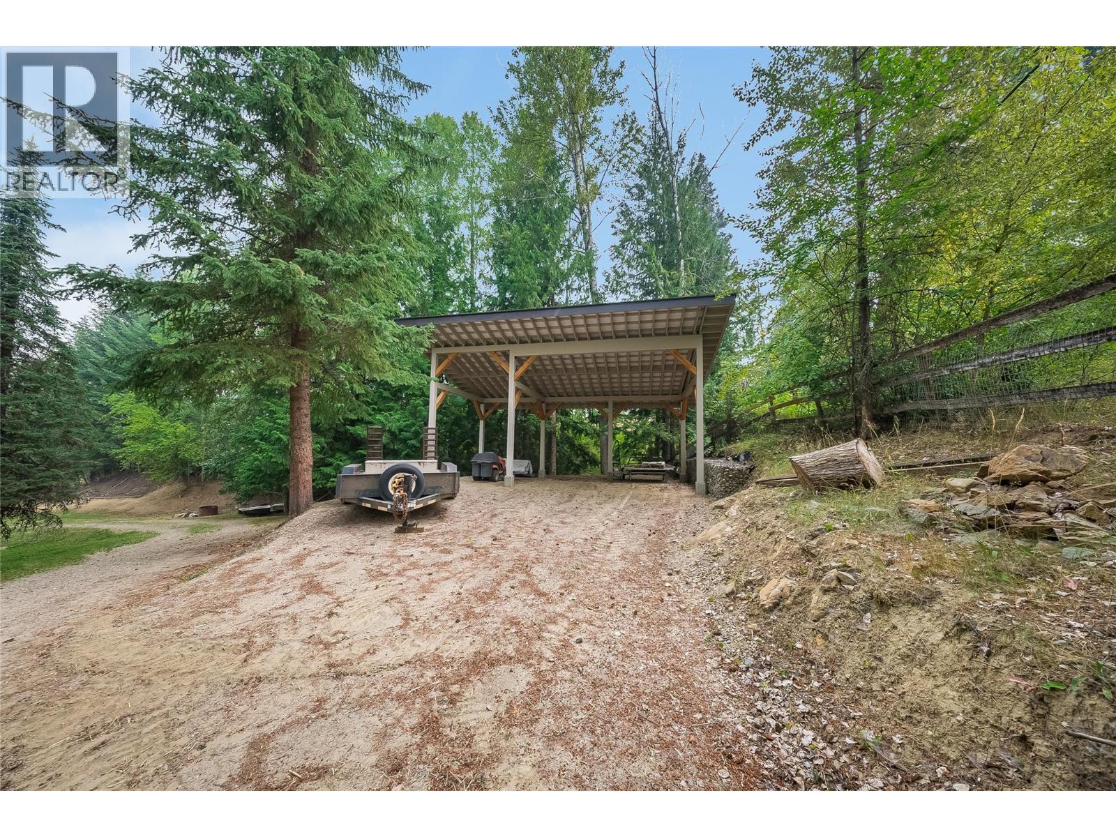 314 Webster Road, Fruitvale, BC - Outdoor