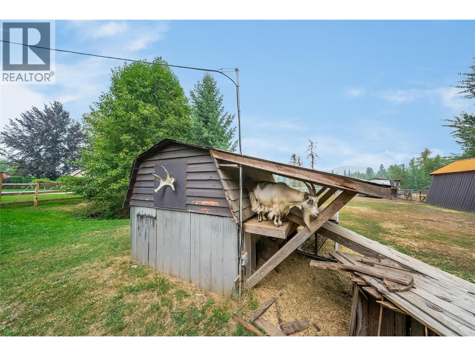 314 Webster Road, Fruitvale, BC - Outdoor