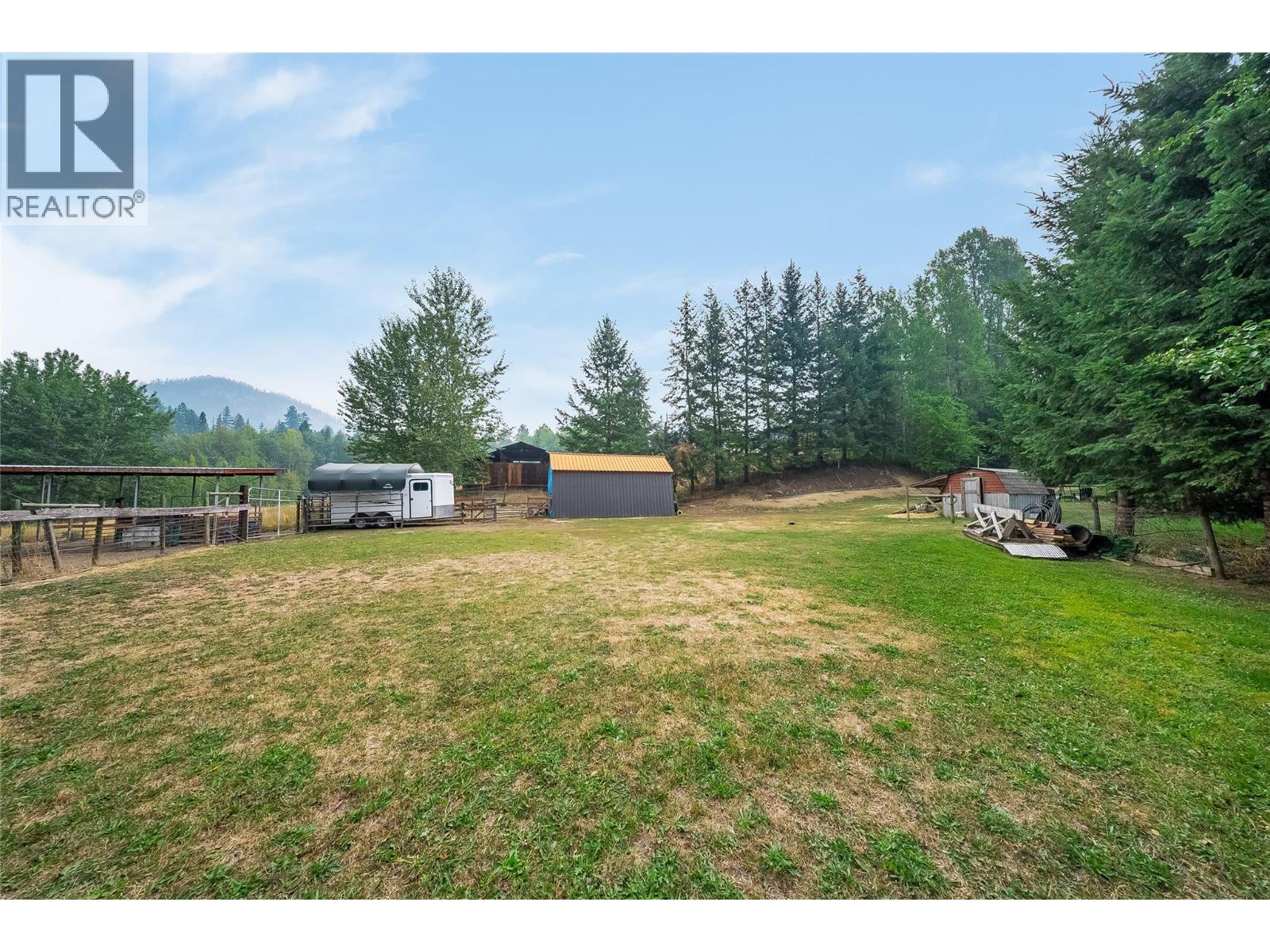 314 Webster Road, Fruitvale, BC - Outdoor