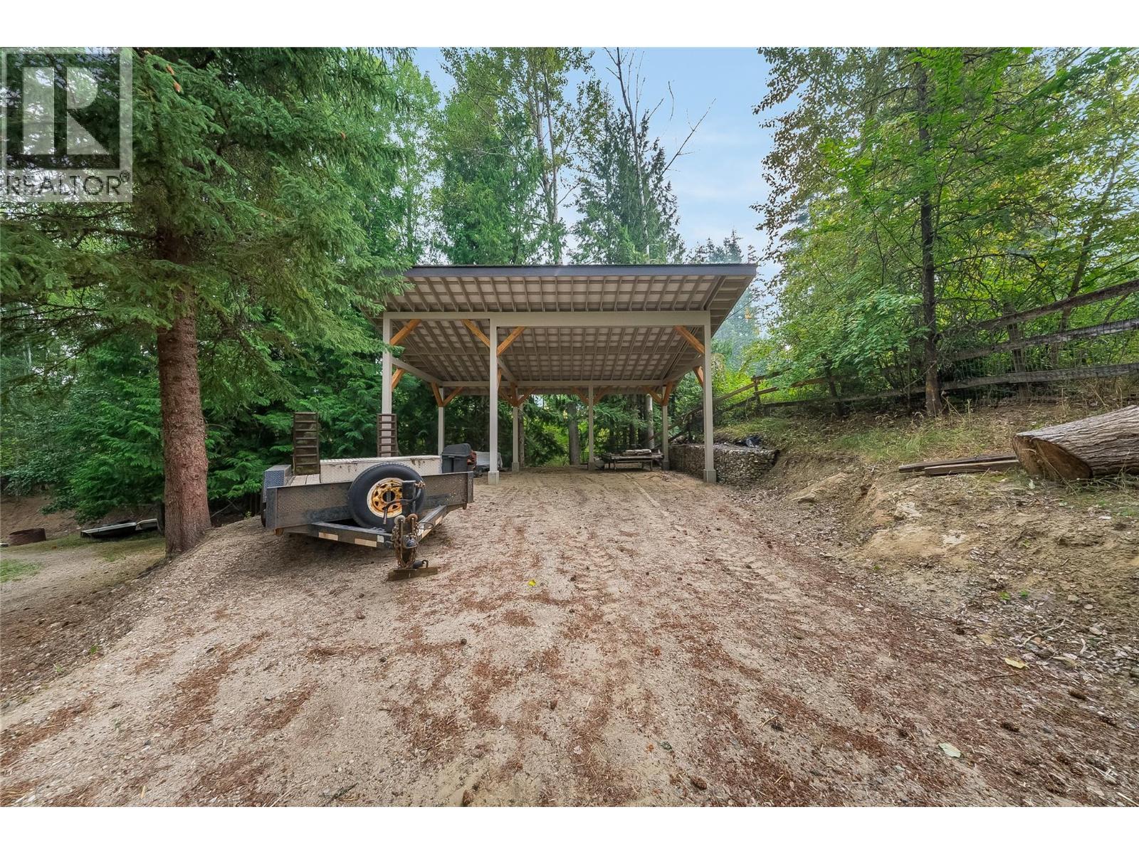 314 Webster Road, Fruitvale, BC - Outdoor