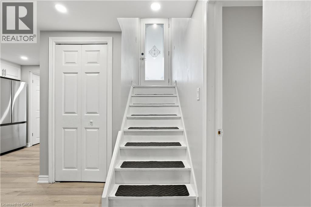 35 Centennial Parkway S, Hamilton, ON - Indoor Photo Showing Other Room