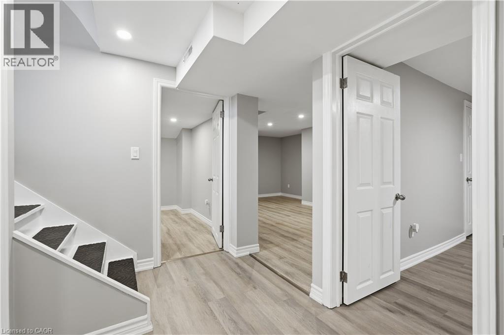 35 Centennial Parkway S, Hamilton, ON - Indoor Photo Showing Other Room