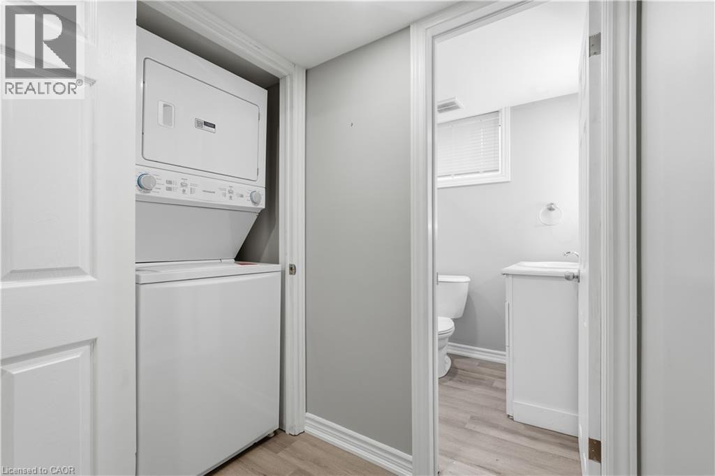 35 Centennial Parkway S, Hamilton, ON - Indoor Photo Showing Laundry Room
