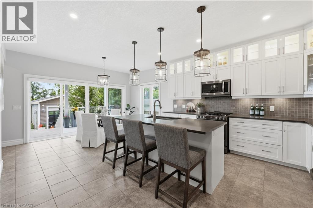 793 Beach Boulevard, Hamilton, ON - Indoor