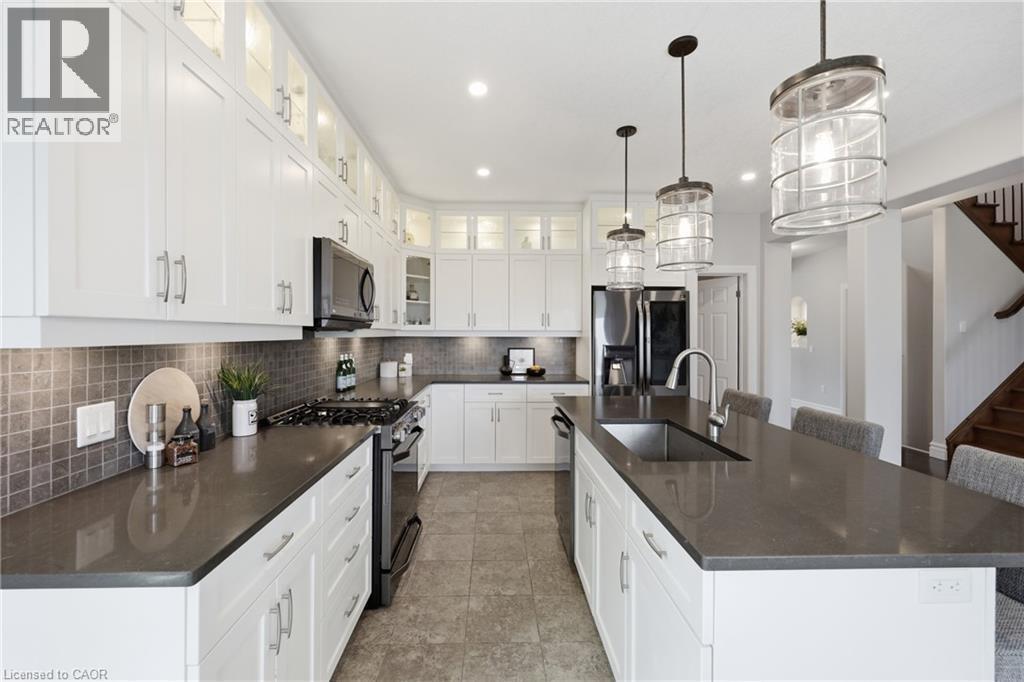 793 Beach Boulevard, Hamilton, ON - Indoor Photo Showing Kitchen With Upgraded Kitchen