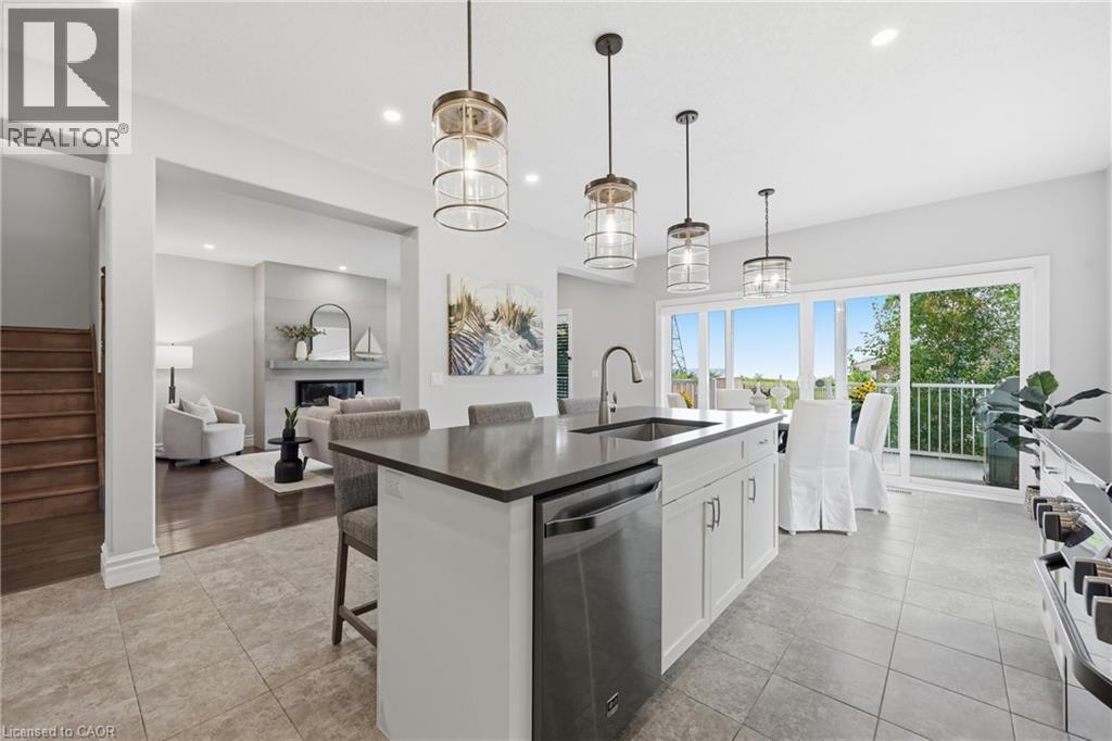 793 Beach Boulevard, Hamilton, ON - Indoor Photo Showing Kitchen With Upgraded Kitchen