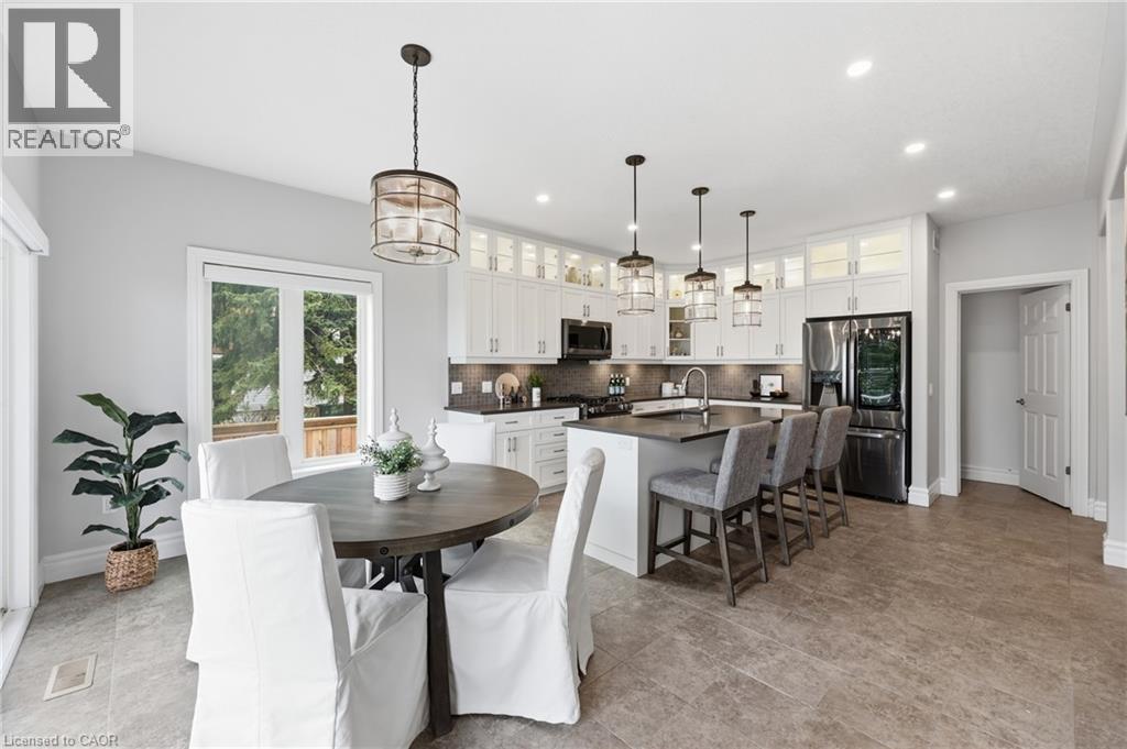 793 Beach Boulevard, Hamilton, ON - Indoor Photo Showing Dining Room