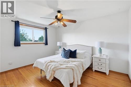 948 Stone Church Road E, Hamilton, ON - Indoor Photo Showing Bedroom