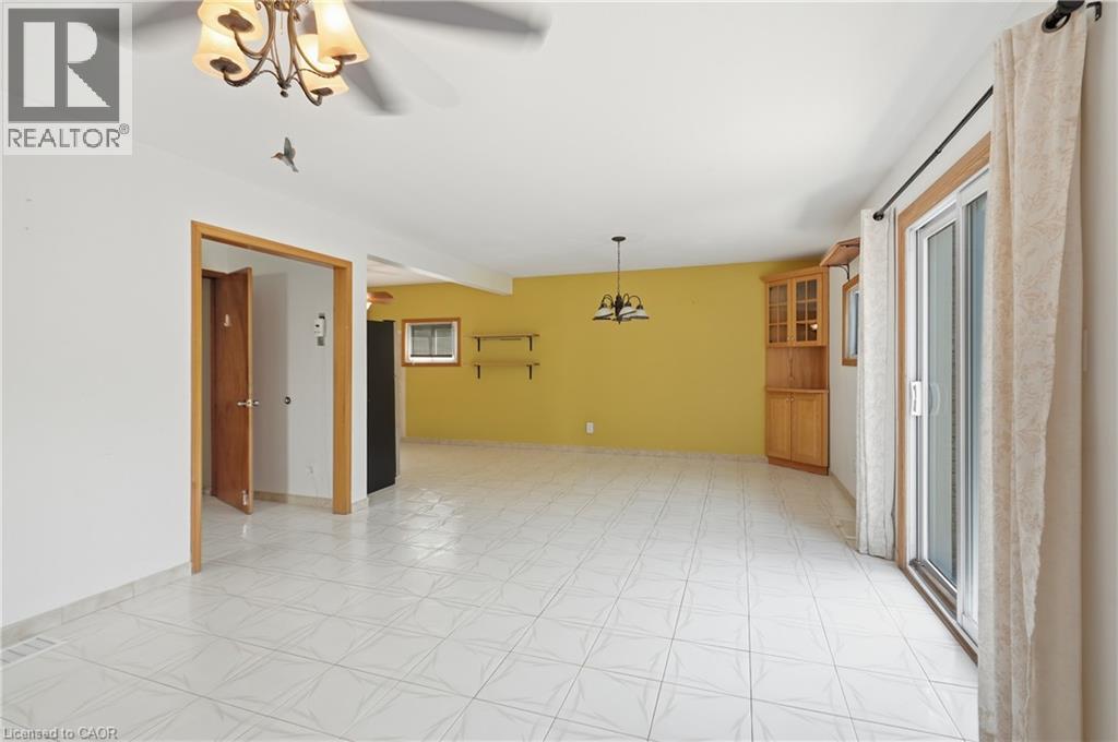948 Stone Church Road E, Hamilton, ON - Indoor Photo Showing Other Room