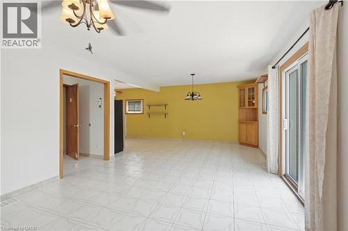 948 Stone Church Road E, Hamilton, ON - Indoor Photo Showing Other Room