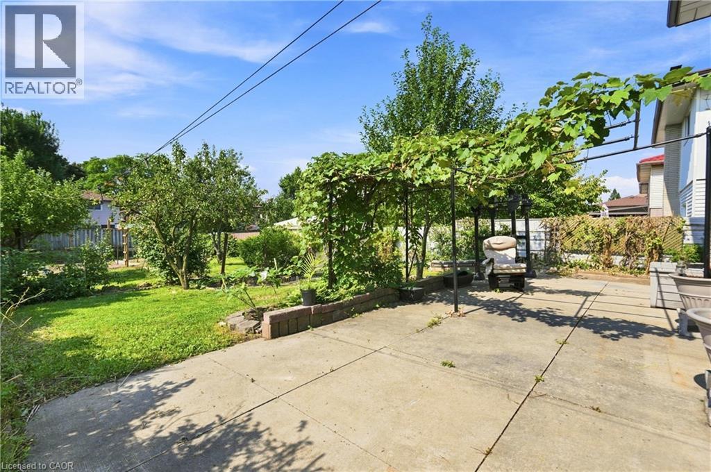 948 Stone Church Road E, Hamilton, ON - Outdoor